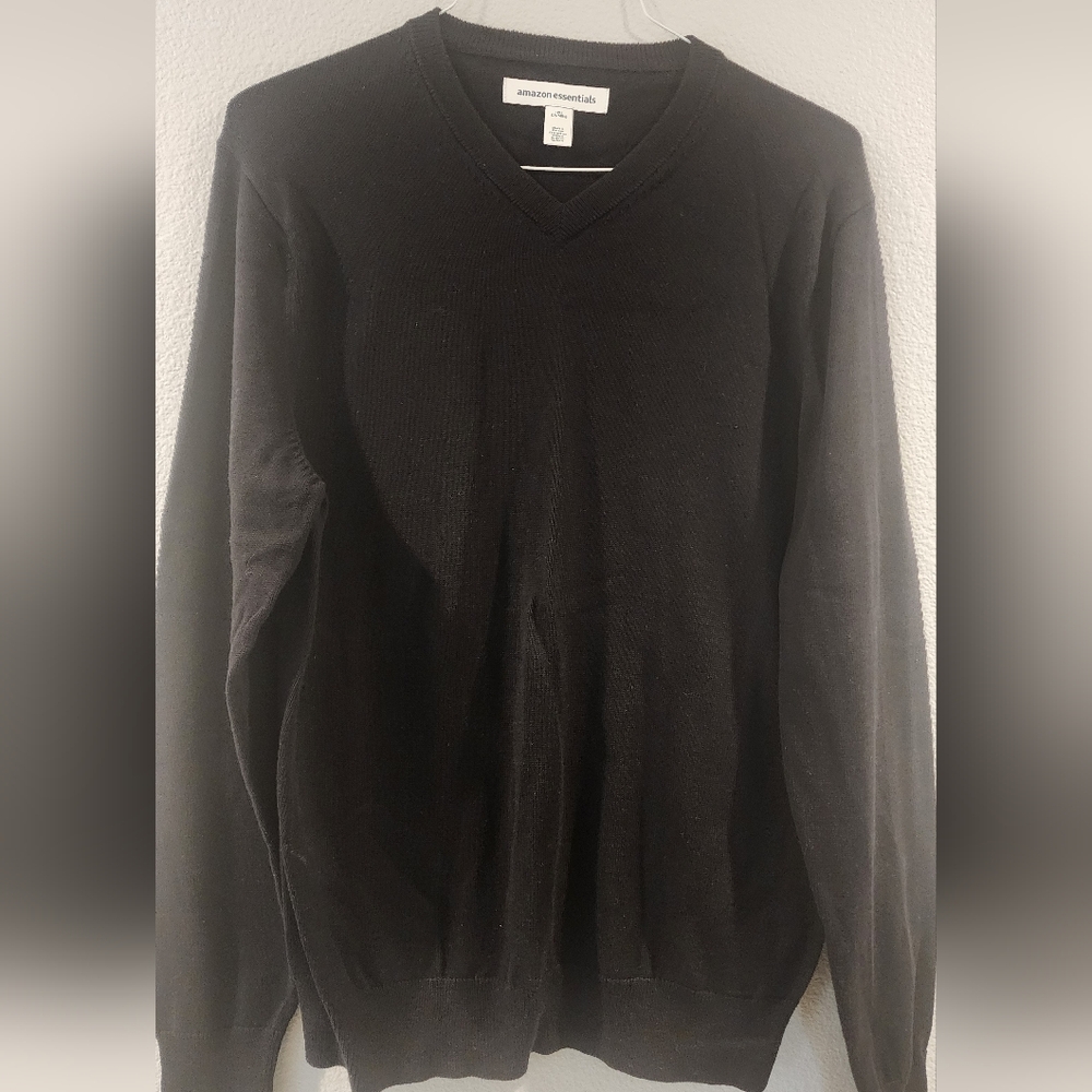 Amazon Essentials Men's Black V-Neck Sweater